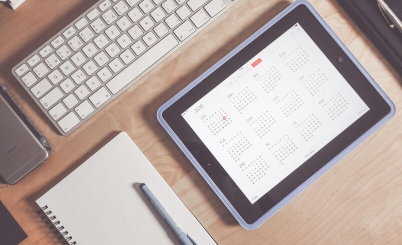 When to Send Baby Shower Invitations (Complete Timeline)